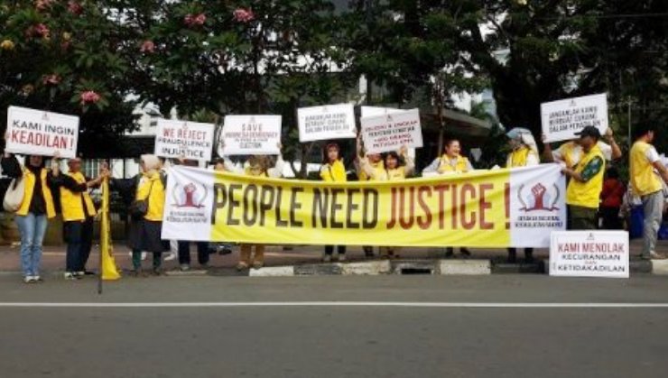 Kawal Sidang di MK, Massa Berdatangan ke Patung Kuda